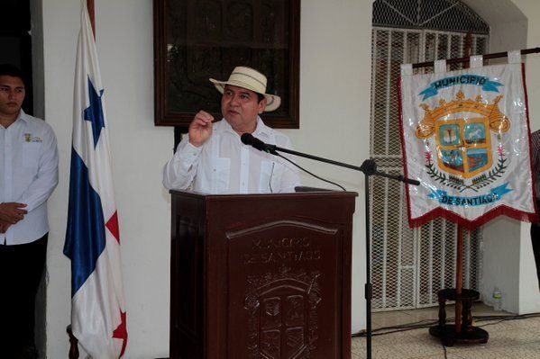 Asamblea examinará designaciones, De León sobre elección de magistrados