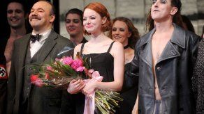 Emma Stone amplía su papel como Bowles en Cabaret