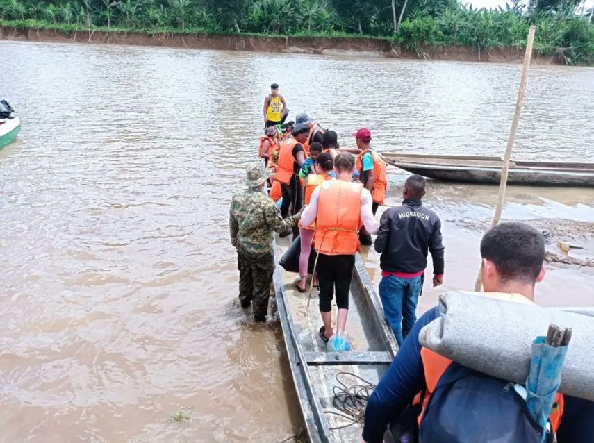 Los migrantes reciben en Darién alimentación y atención médica.