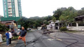 Ave. Juan Pablo II y sectores aledaños sin luz
