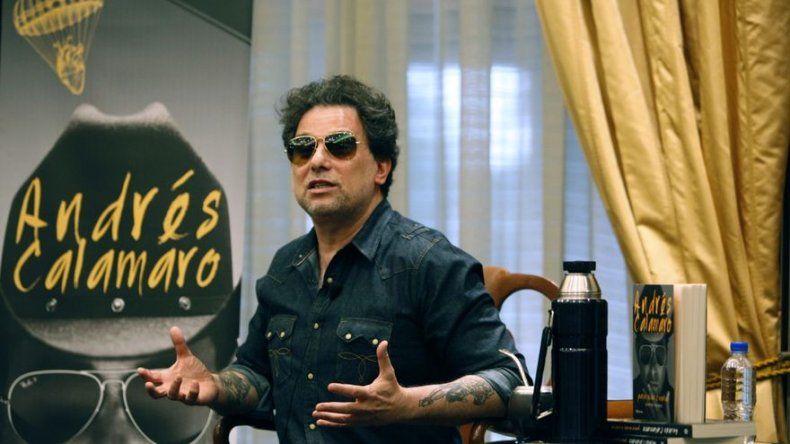 Andrés Calamaro hace un guiño a la literatura sin pretensiones intelectuales
