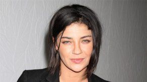 La exnovia de Ed Westwick no cree las acusaciones realizadas contra él