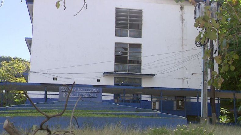 Docentes de la Escuela Profesional Isabel Herrera Obaldía prolongan paro, esperan respuestas