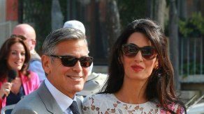 George y Amal Clooney celebran su primer aniversario de boda