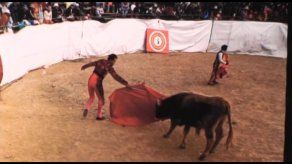 Uruguay: Toreros indígenas bolivianos protagonizan muestra fotográfica