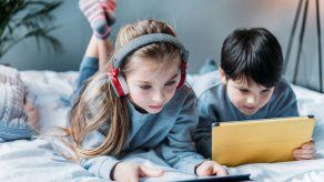 Uso inapropiado de tablets puede causar problemas físicos en los niños