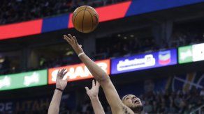 Burke encabeza ataque de Jazz sobre Trail Blazers