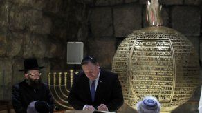 Trump dice EEUU debe reconocer soberanía israelí sobre Golán