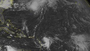 Fay se convierte en huracán y se aleja de Bermudas