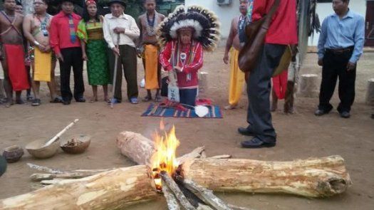 Líderes indígenas realizan ritual y caminata, previo a Cumbre