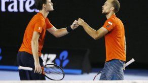 Jamie Murray y brasileño Soares ganan el dobles de Australia