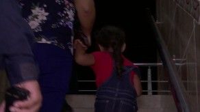 Niñera salió a pasear con menor a su cargo por más de 10 horas sin avisar Niñera salió a pasear con menor a su cargo por más de 10 horas sin avisar