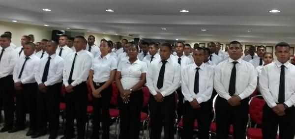 Se gradúan 108 custodios penitenciarios que cuidarán la Nueva Joya