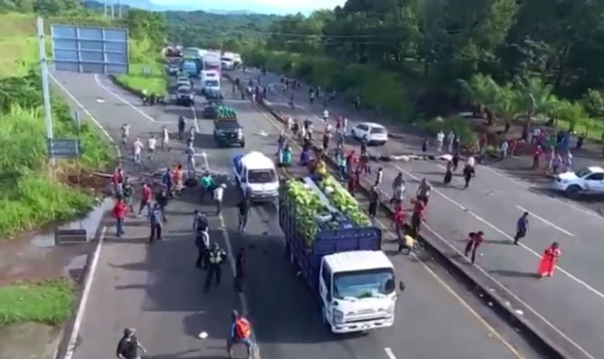 Dos personas que realizaban manifestaciones en la Vía Interamericana resultaron heridas.
