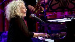 Carole King recibirá el premio honorífico de los Grammy