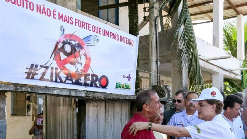 Rousseff encabeza movilización de 220.000 militares contra el Aedes aegypti