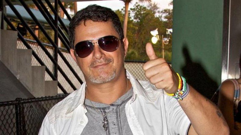 Alejandro Sanz se pronuncia sobre la falsa foto de Rachel Valdés