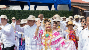 El presidente Mulino agradeció el esfuerzo de los organizadores del Desfile de las Mil Polleras 2025.