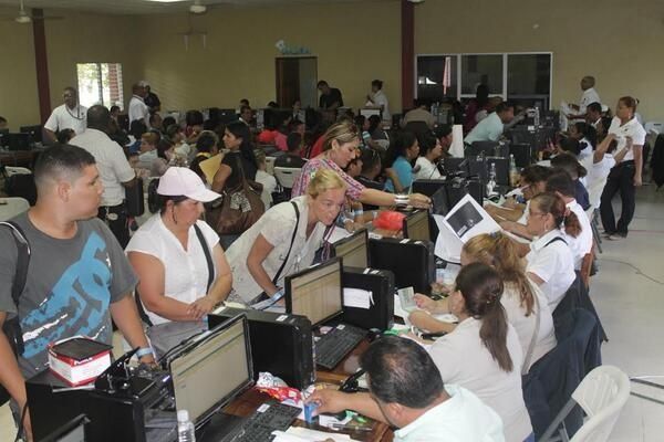 Rechazan Crisol de razas y  sugieren cambio del lema del Escudo