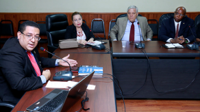 Autoridades coordinan acciones contra la falsificación de medicamentos