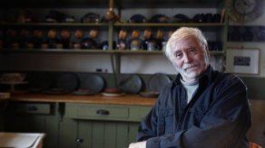 Comprador demanda a escultor de LOVE