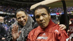 Hija de Alí niega rumor de salud sobre el campeón