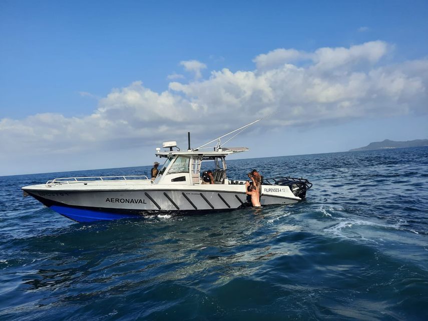 Momentos en que unidades del Senan realizan el rescate de 3 de los ocupantes de la avioneta que se accidentó en Chame.