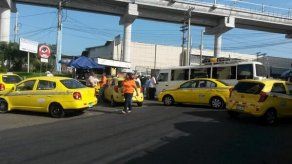 Taxistas de San Miguelito rechazan “busitos piratas”