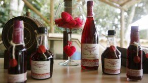 El vino de mora colombiano que marida el sueño de cruzar fronteras