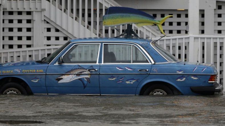 Tormenta Odile se aleja de costa mexicana pero aún genera lluvias