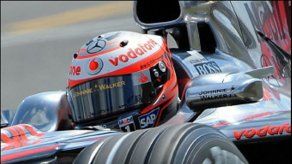 McLaren dominó los segundos ensayos libres en Silverstone