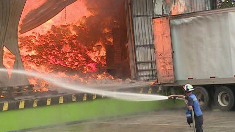 Incendio en la empresa Molpasa ubicada en Las Mañanitas fue controlado