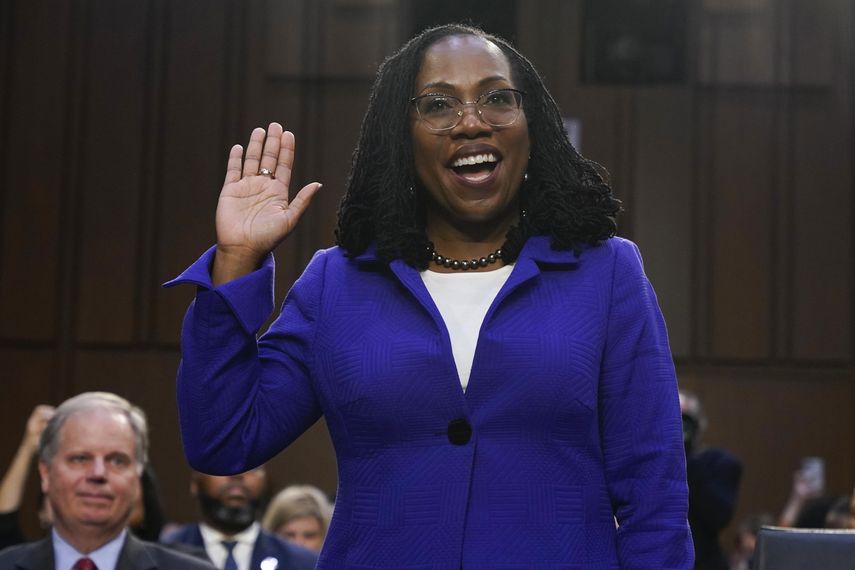 Ketanji Brown Jackson sería la primera mujer negra en el alto tribunal y le daría al presidente Joe Biden un respaldo bipartidista para su histórica elección.