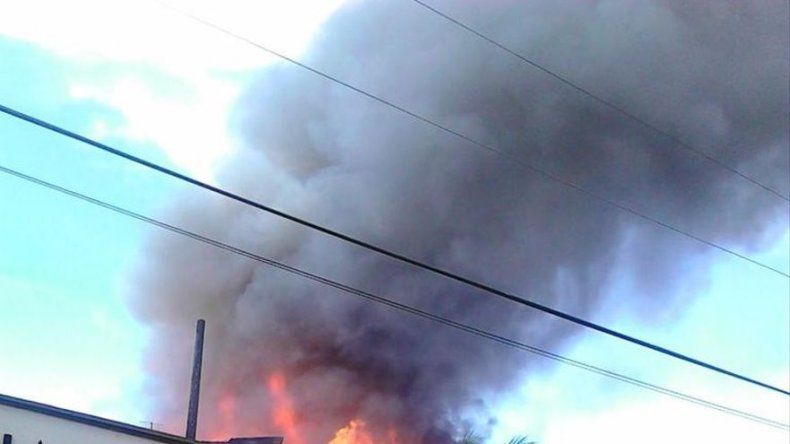 Más de 60 personas afectadas por el incendio en dos caserones en la ciudad de Colón