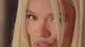 Karol G se cambia de género con su último tema