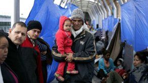 Juez analiza cambio en política de asilo de EEUU