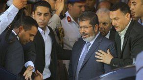 Presidente electo egipcio se presenta ante islamistas en El Cairo