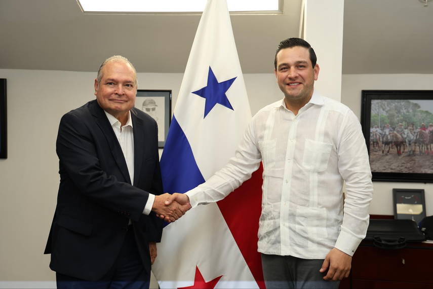 Embajador de EE. UU. se reúne con del MOP para tratar proyectos de infraestructura en Panamá.