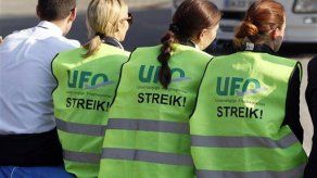 Azafatas de Lufthansa en huelga en 3 aeropuertos