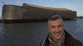 Holandés inaugura réplica de Arca de Noé