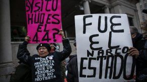 Exámenes forenses seguirán para identificar a más estudiantes mexicanos (fiscal)