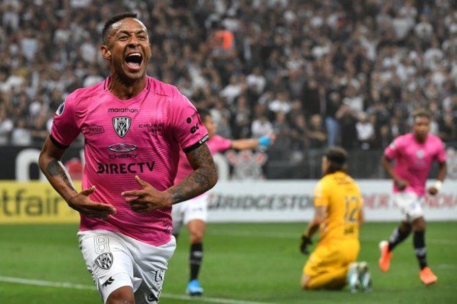 Gabriel Torres silencia la Arena Corinthians con un doblete