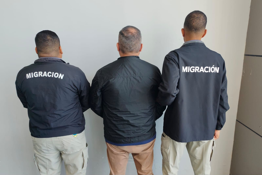Migración niega la entrada a ciudadano mexicano