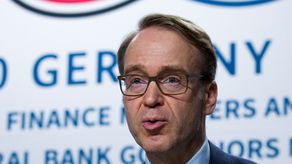 “He llegado a la conclusión de que más de 10 años es una buena medida de tiempo para dar vuelta la hoja, para el Bundesbank pero también personalmente para mí”, dijo Weidmann en una carta al personal.