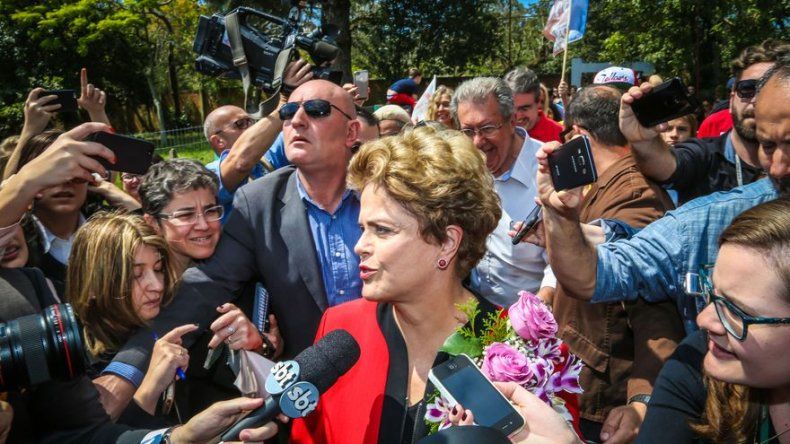 Rousseff: hay que que garantizar que Lula pueda ser candidato en 2018