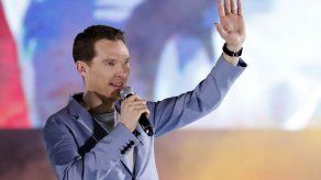 El astro de serie “Sherlock” defiende a ciclista en Londres