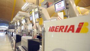 Línea aérea Iberia firma alianza para promover turismo en Panamá