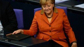 Merkel dice que Grecia nunca tendría que haber entrado en la zona euro