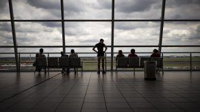 Tanto los saudíes como los millones de expatriados que trabajan en el reino árabe podrán viajar, aunque para ello tendrán que cumplir algunas condiciones como haber recibido las dos dosis de la vacuna contra la covid-19 o que hayan transcurrido 14 días desde la administración de la primera.