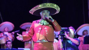 Vicente Fernández se despide hoy de los escenarios en un histórico concierto